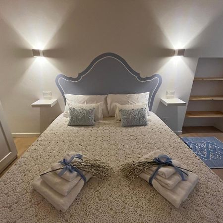 La Piccola Casa Al Lago - Intera Casa Con 3 Camere E 2 Box ซาโล ภายนอก รูปภาพ