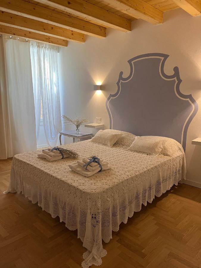 La Piccola Casa Al Lago - Intera Casa Con 3 Camere E 2 Box ซาโล ภายนอก รูปภาพ