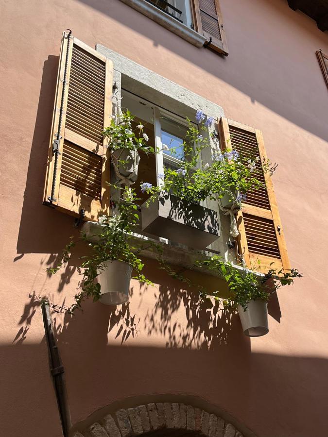 La Piccola Casa Al Lago - Intera Casa Con 3 Camere E 2 Box ซาโล ภายนอก รูปภาพ