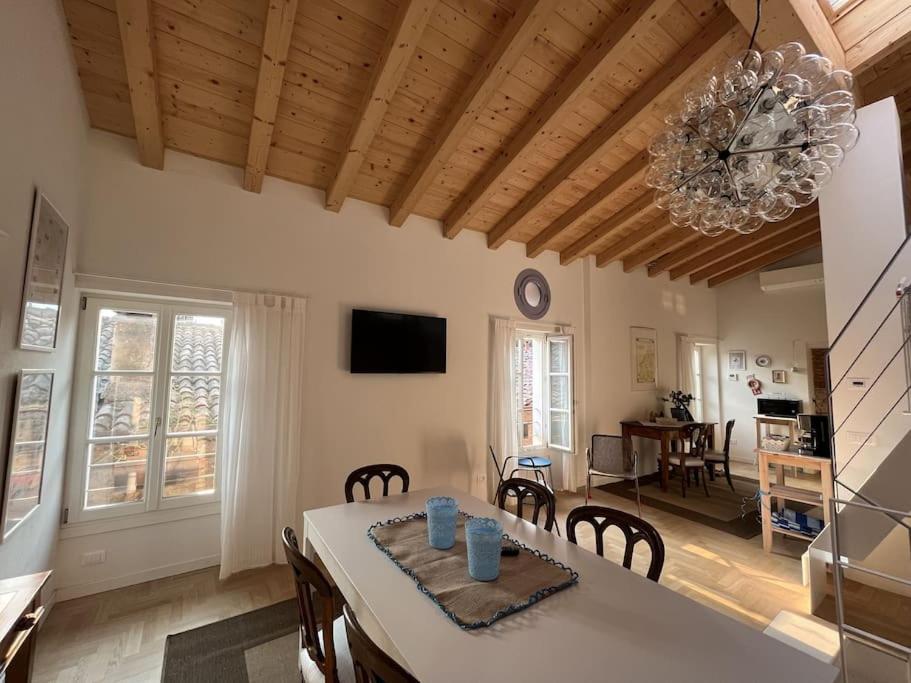 La Piccola Casa Al Lago - Intera Casa Con 3 Camere E 2 Box ซาโล ภายนอก รูปภาพ