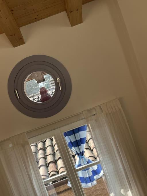 La Piccola Casa Al Lago - Intera Casa Con 3 Camere E 2 Box ซาโล ภายนอก รูปภาพ