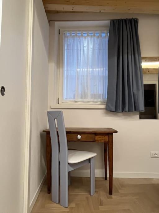 La Piccola Casa Al Lago - Intera Casa Con 3 Camere E 2 Box ซาโล ภายนอก รูปภาพ