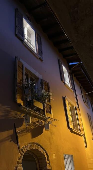 La Piccola Casa Al Lago - Intera Casa Con 3 Camere E 2 Box ซาโล ภายนอก รูปภาพ