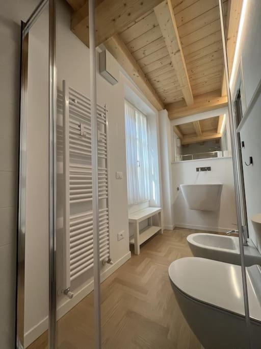 La Piccola Casa Al Lago - Intera Casa Con 3 Camere E 2 Box ซาโล ภายนอก รูปภาพ